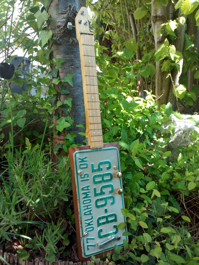 US license plate (licence plate guitar) resonator electric guitar